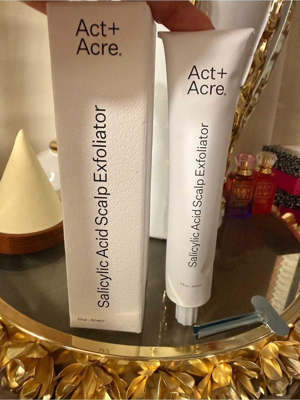 Act+Acre Salicylic Acid Scalp Exfoliator - with silver key